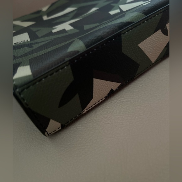 FENDI Leather Clutch Zip Pouch Black - Picture 12 of 13